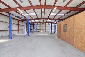 Plus de détails pour 320 S S Wilcox St, Rockdale, TX - Commerce de détail à vendre