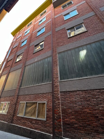 Calle Oncinellas, 3, Barbastro, Huesca for sale - Building Photo - Image 3 of 25