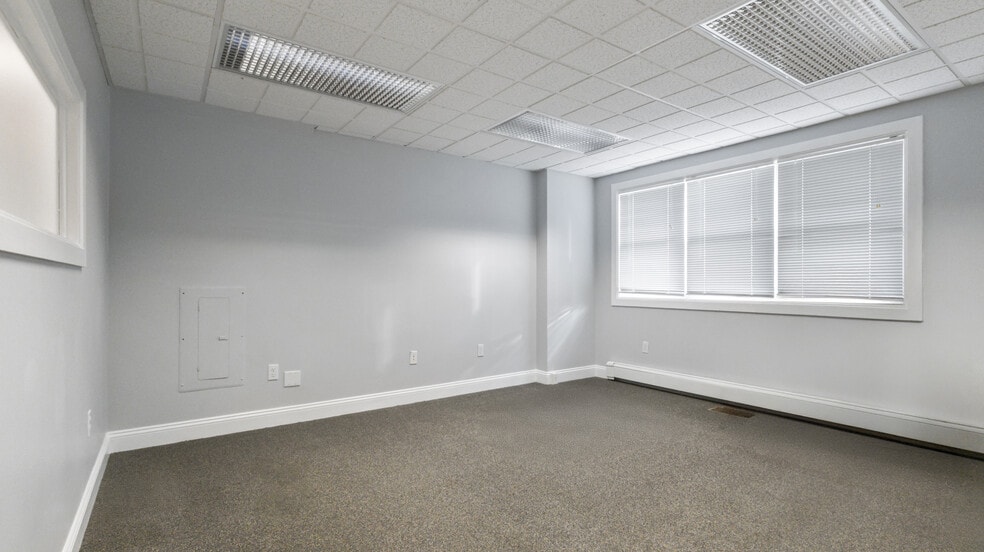 104 Bridge Rd, Salisbury, MA for sale - Building Photo - Image 3 of 44