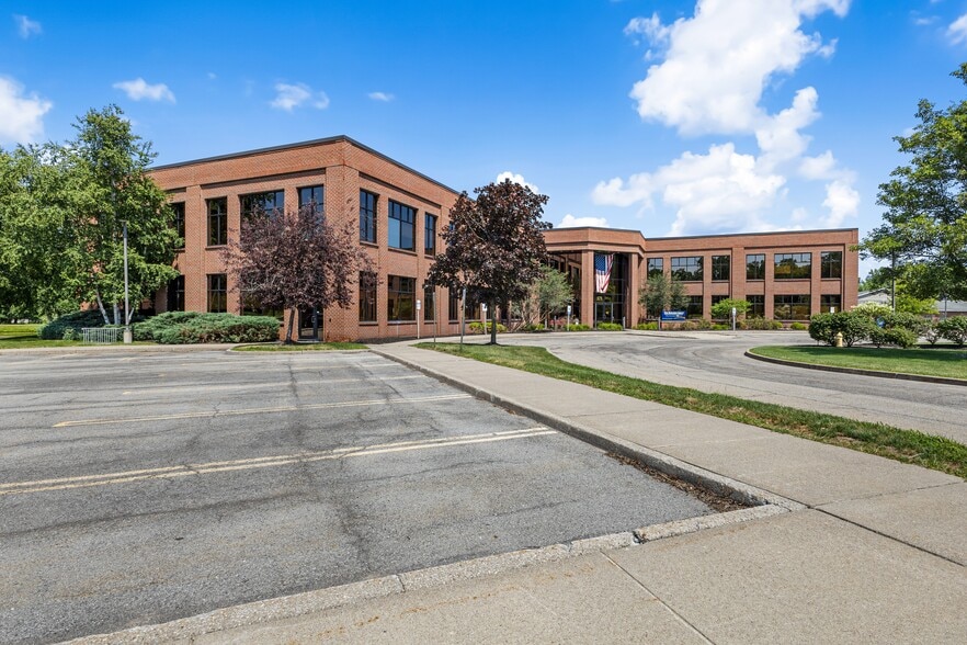 171 Sullys Trl, Pittsford, NY for lease - Building Photo - Image 3 of 7
