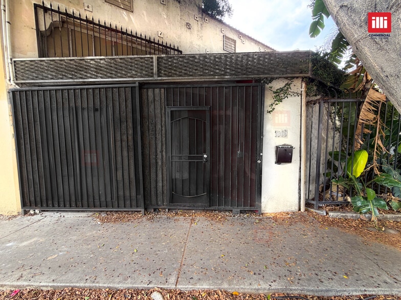 3301-3311 Beverly Blvd, Los Angeles, CA à louer - Photo du bâtiment - Image 3 de 9