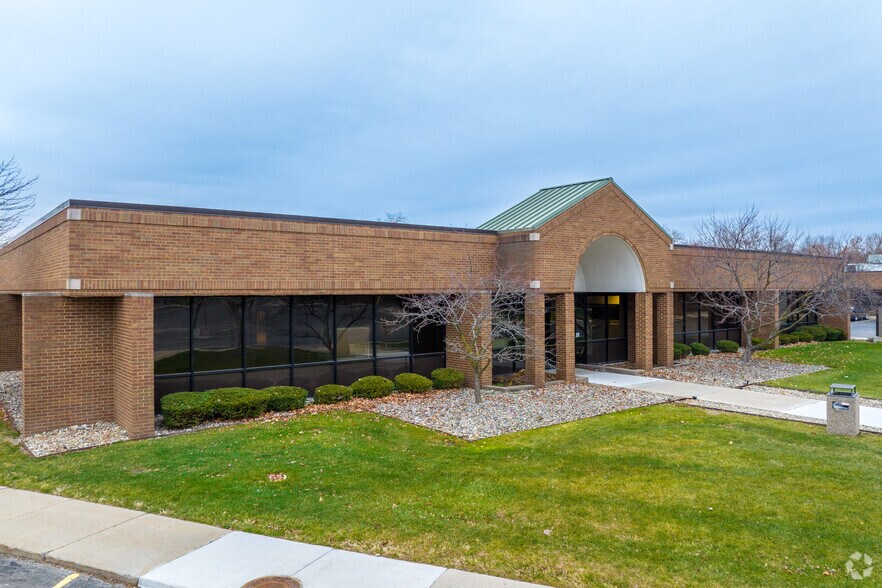 14555 Rotunda Dr, Dearborn, MI à vendre - Photo du bâtiment - Image 3 de 12