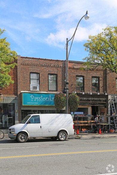 3355 Yonge St, Toronto, ON for lease - Building Photo - Image 2 of 2
