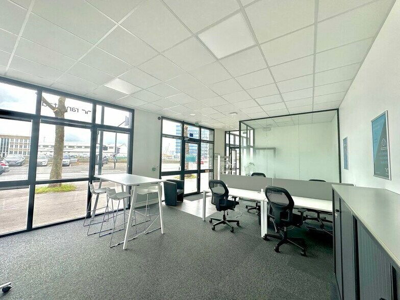 Retail in Le Havre for lease - Interior Photo - Image 3 of 6