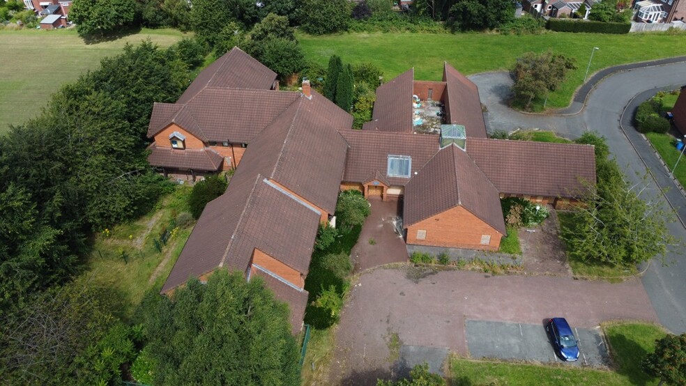 1 Muirfield Close, Northwich for sale - Primary Photo - Image 2 of 3