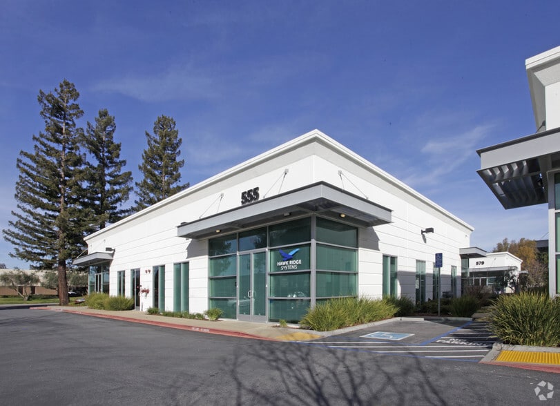 555 Clyde Ave, Mountain View, CA for lease - Building Photo - Image 1 of 13