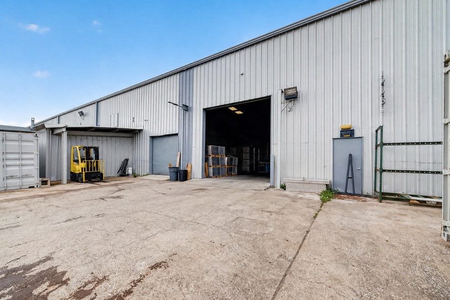 1320 Almeda Genoa Rd, Houston, TX à louer - Photo du bâtiment - Image 3 de 28