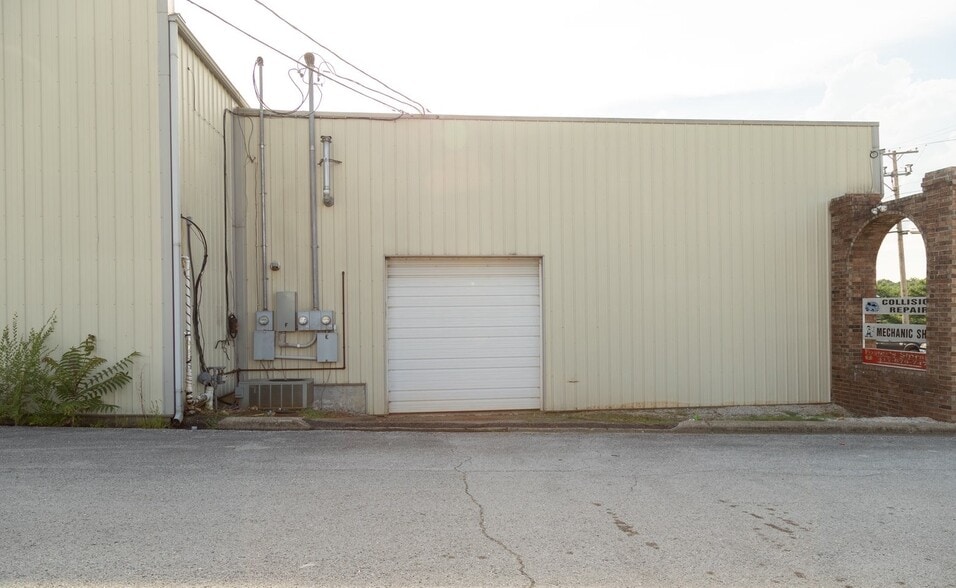 118 E Davis St, Stockton, MO for sale - Building Photo - Image 3 of 15
