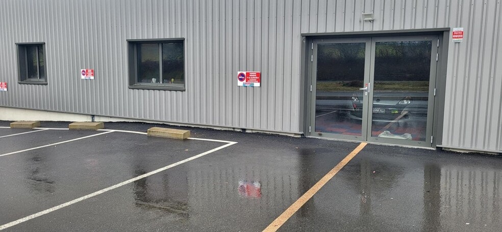 Flex in Isle for lease - Building Photo - Image 1 of 1