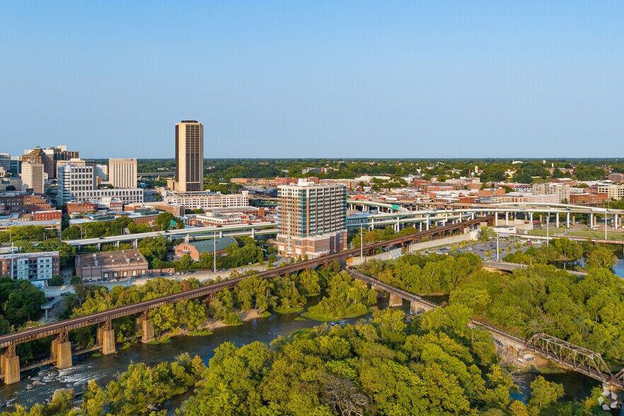 301 Virginia St, Richmond, VA à louer - Aérien - Image 2 de 16