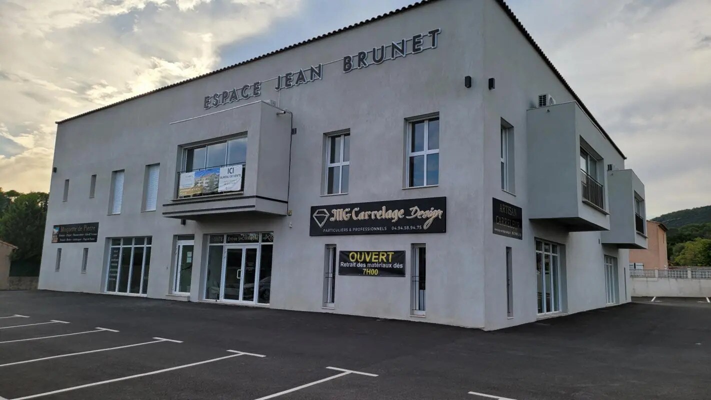 Bureau dans Solliès-Pont à louer Photo du bâtiment- Image 1 de 4