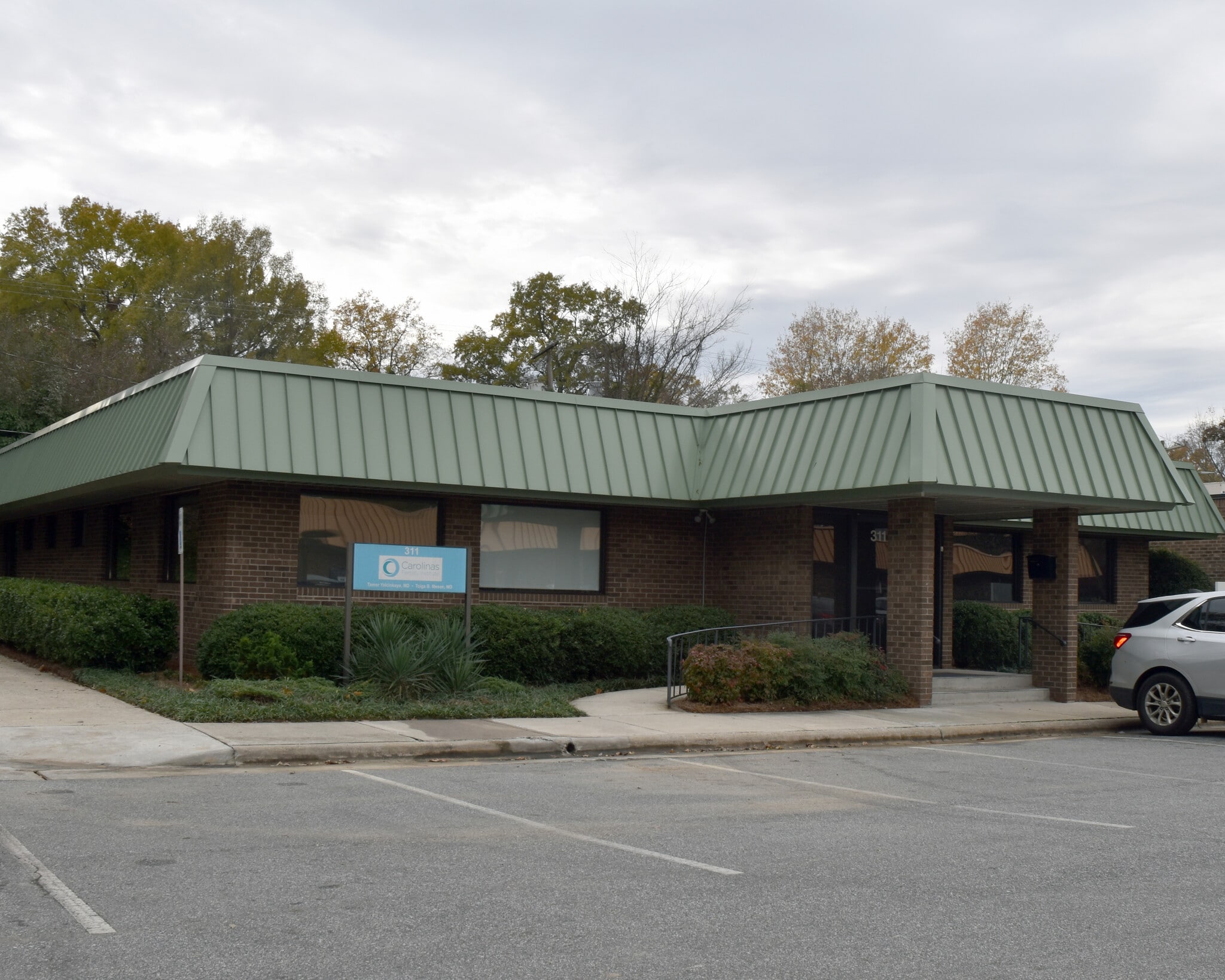 311 W Wendover Ave, Greensboro, NC for lease Primary Photo- Image 1 of 9