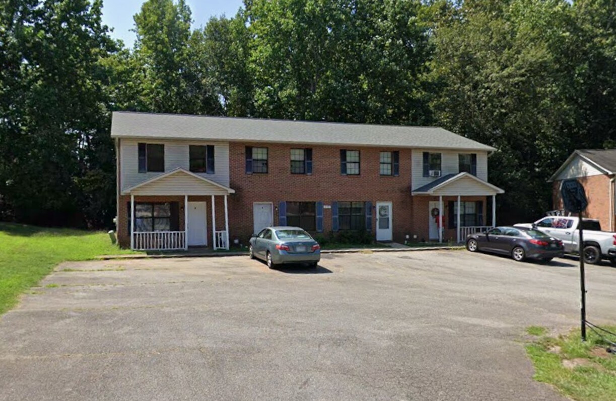 111 Woodland Dr, Anderson, SC à vendre Photo principale- Image 1 de 4