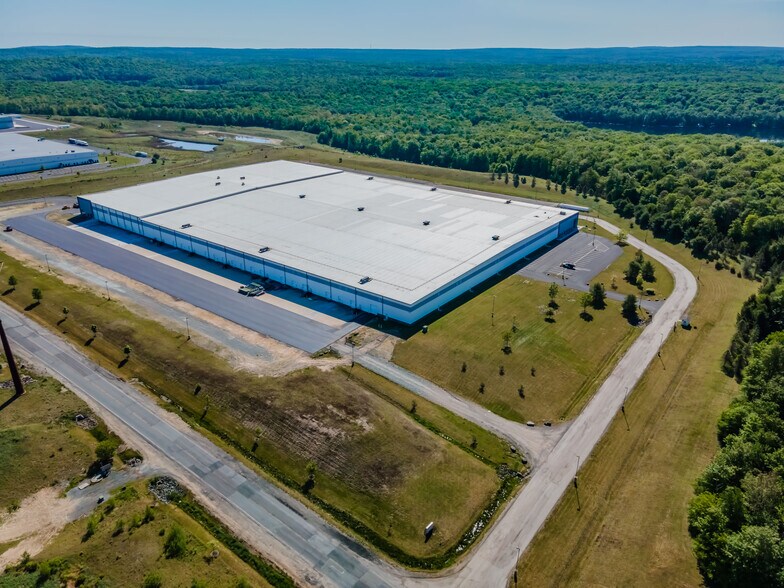 100 First Ave, Gouldsboro, PA à louer - Photo du bâtiment - Image 2 de 8