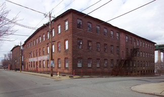 Plus de détails pour 28 Anawan St, Fall River, MA - Bureau/Commerce de détail, Industriel à louer