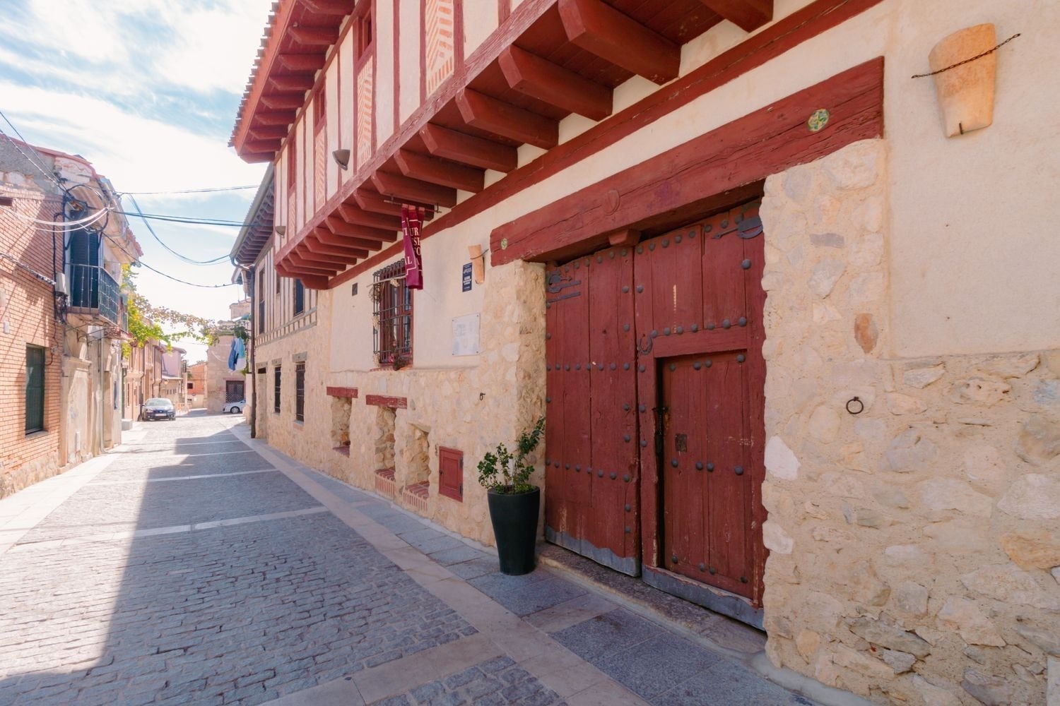 Hospitality in Buitrago del Lozoya, Madrid for sale Building Photo- Image 1 of 47