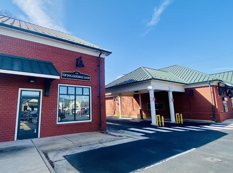 842 S King St, Leesburg, VA for lease - Building Photo - Image 2 of 2