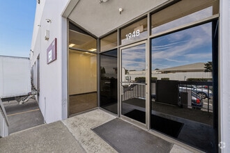 1942-1958 Sabre St, Hayward, CA for lease Building Photo- Image 2 of 10