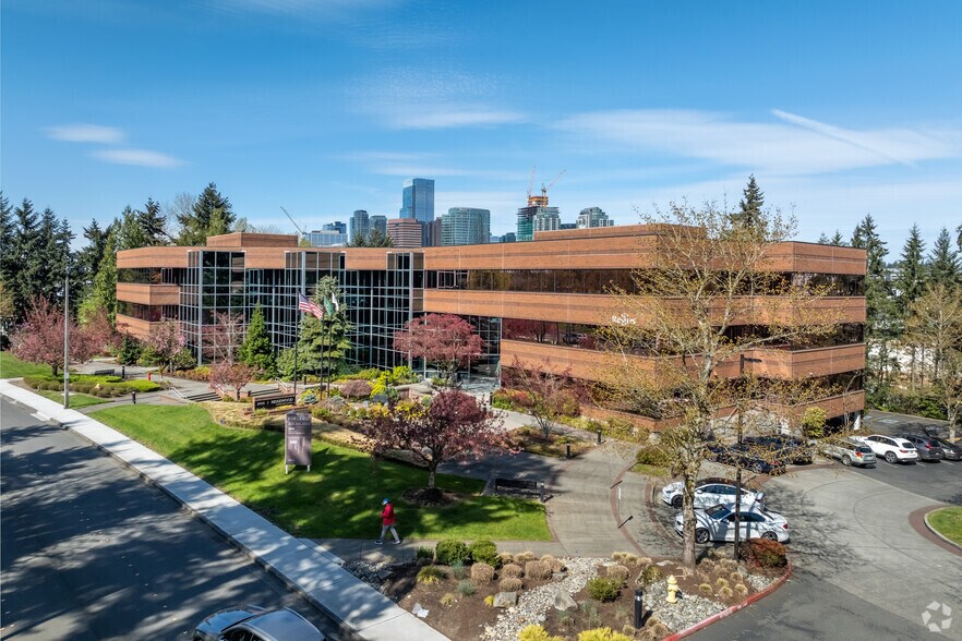 11900 NE 1st St, Bellevue, WA à louer - Photo du bâtiment - Image 1 de 21