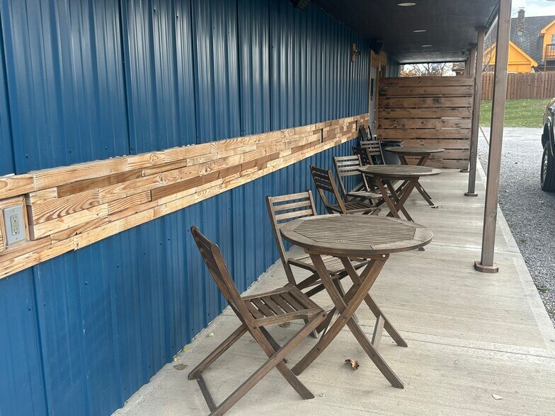 4312 NW Gateway Ave, Riverside, MO à vendre - Photo du bâtiment - Image 3 de 13