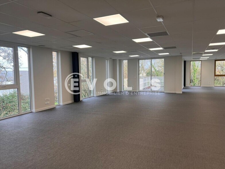 Office in Bruges for lease - Building Photo - Image 2 of 4