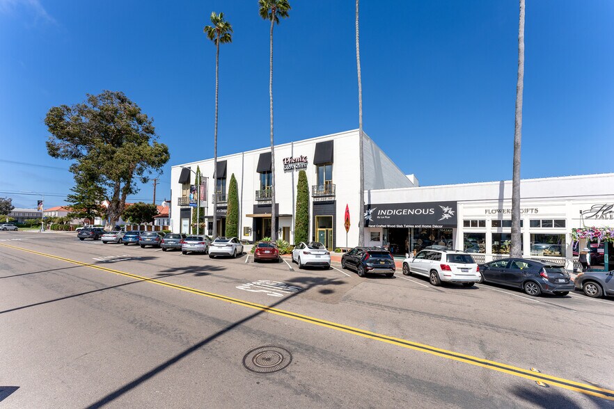 7655 Girard Ave, La Jolla, CA à louer - Photo du bâtiment - Image 3 de 3