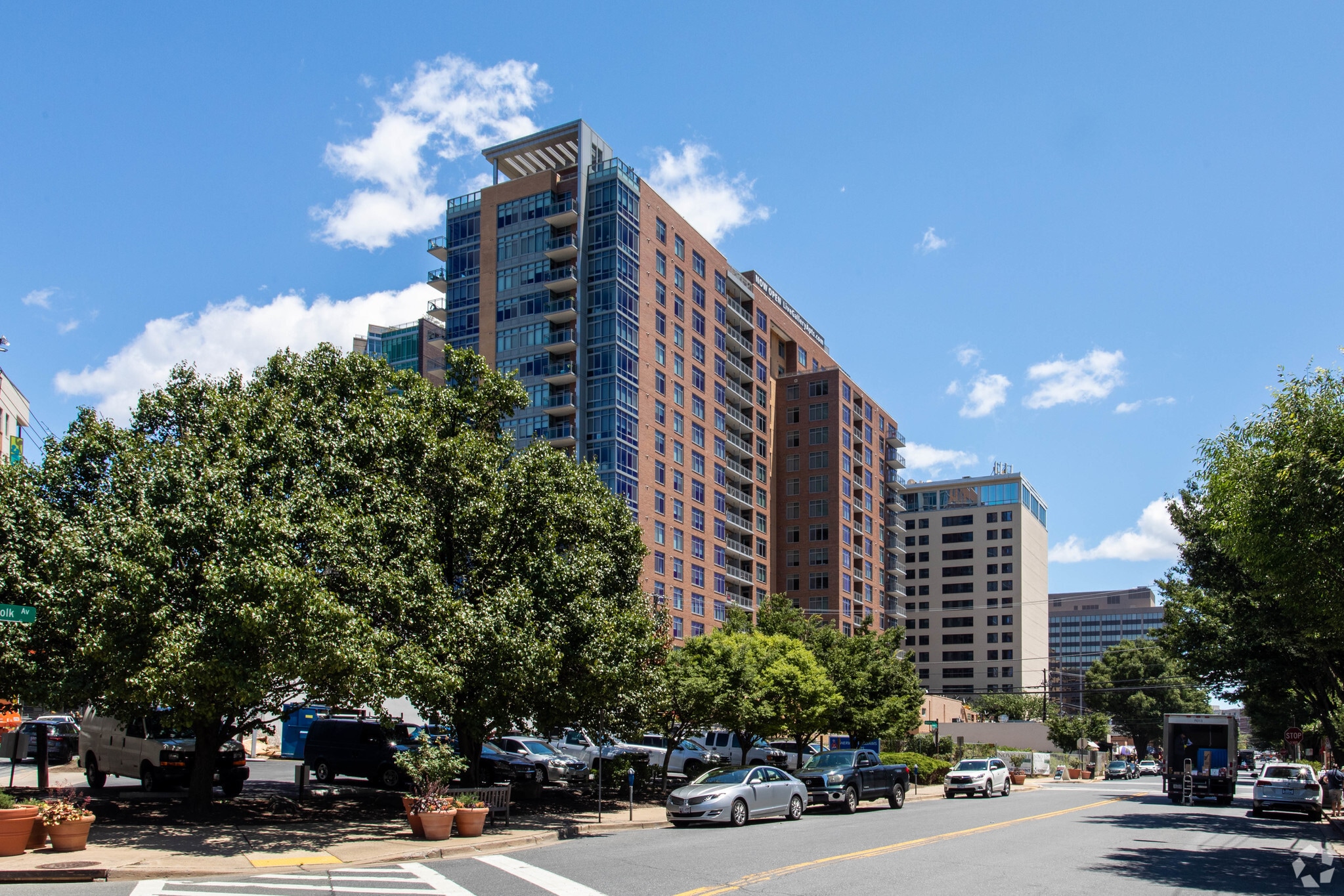 4800 Auburn Ave, Bethesda, MD for lease Primary Photo- Image 1 of 38