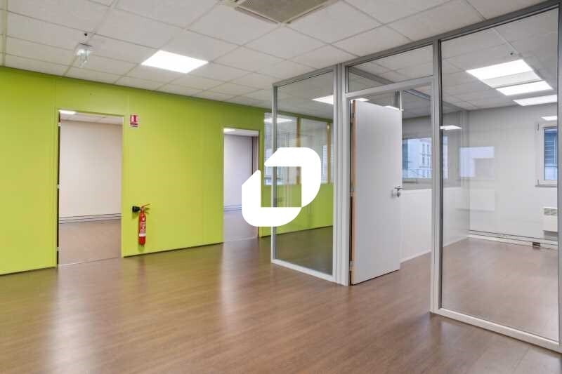 Flex in Villeurbanne for lease - Building Photo - Image 2 of 19