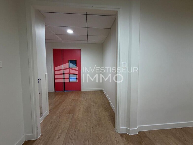 Retail in Vincennes for sale - Building Photo - Image 2 of 13