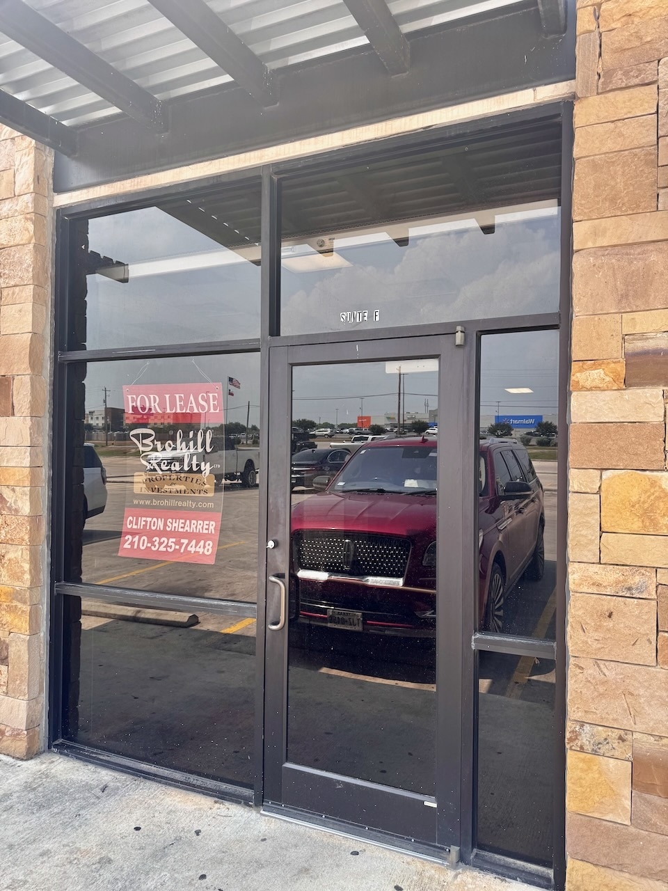 2128 W Oaklawn Rd, Pleasanton, TX for lease Building Photo- Image 1 of 8