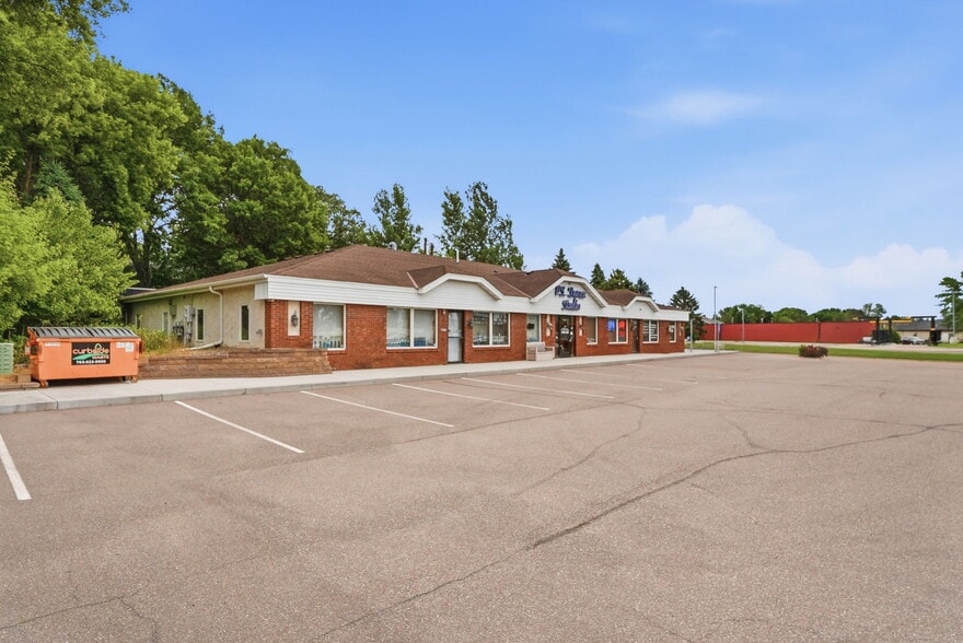 251 8th St NW, Elk River, MN for sale - Building Photo - Image 2 of 18