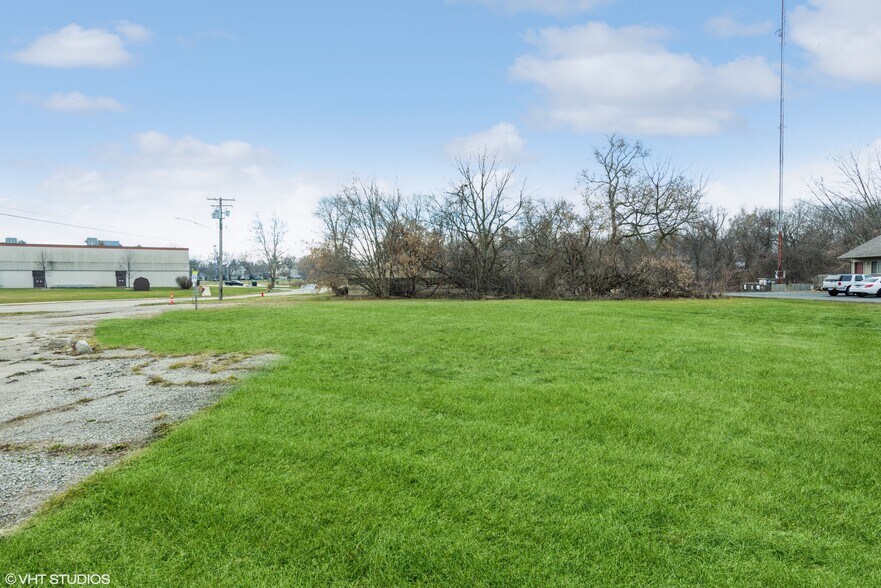 717 N 1st St, Dekalb, IL à vendre - Photo du bâtiment - Image 2 de 2