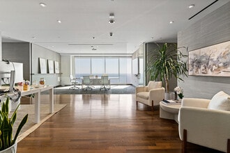 100 Wilshire Blvd, Santa Monica, CA à louer Photo intérieure- Image 1 de 11