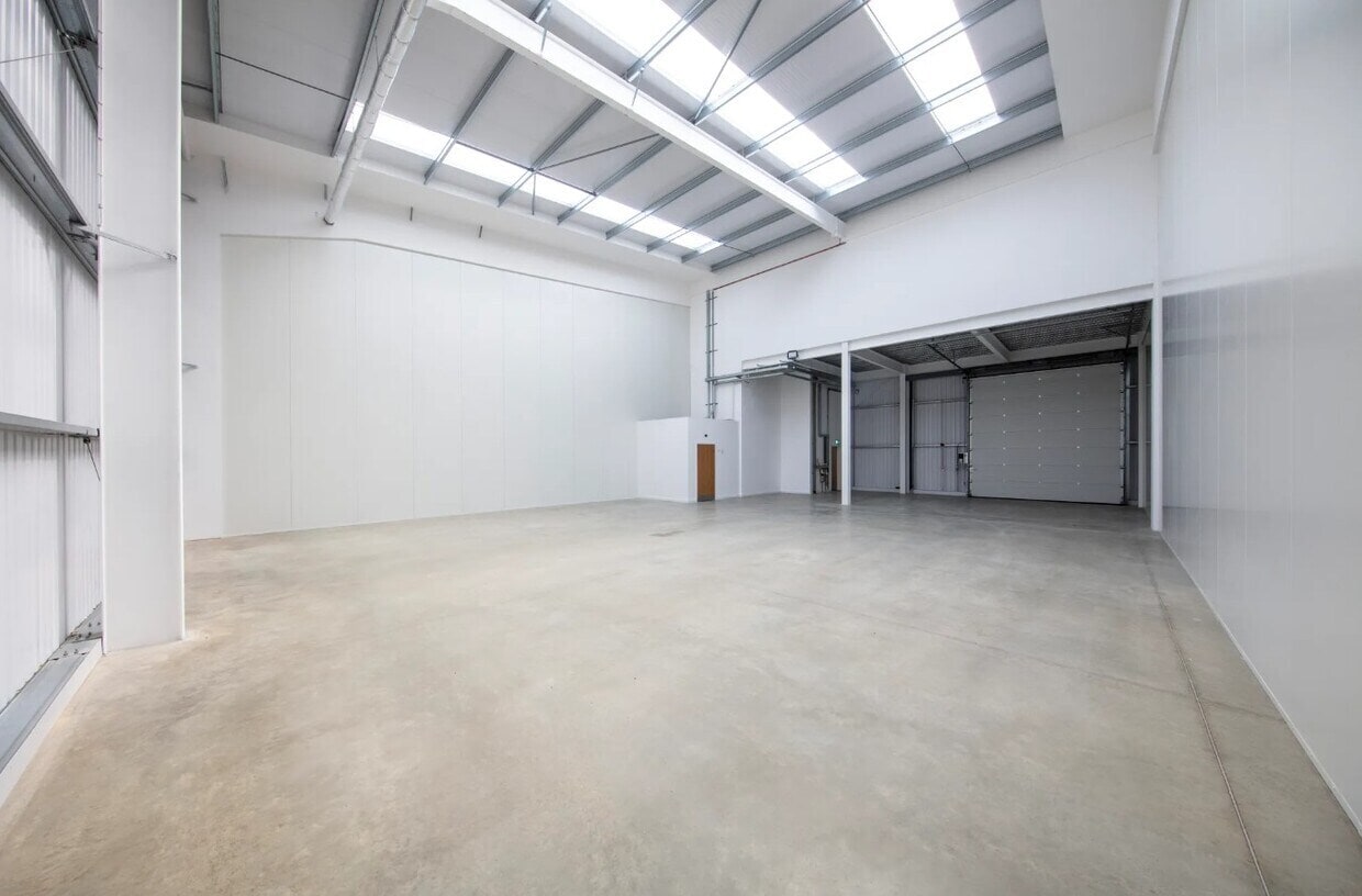 Vulcan Way, Wimborne for lease Interior Photo- Image 1 of 3