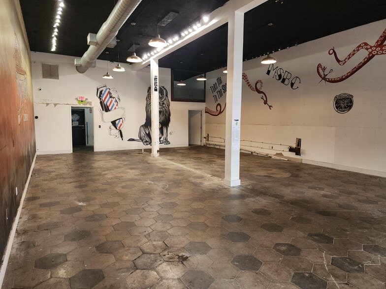 915 Central Ave, Saint Petersburg, FL for lease - Building Photo - Image 2 of 3