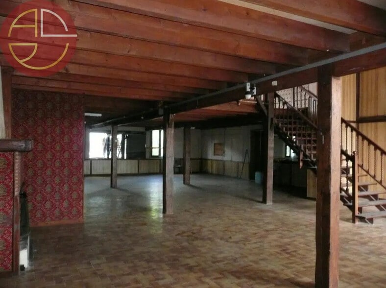 Retail in Toulouse for lease - Interior Photo - Image 3 of 3