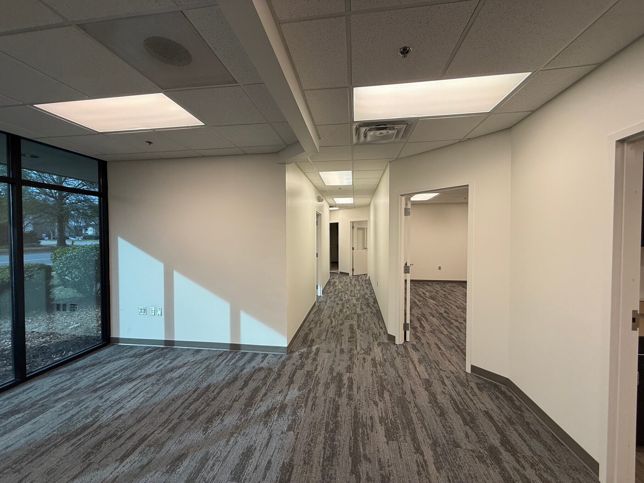 136 Fairview Rd, Mooresville, NC à louer Photo intérieure- Image 1 de 8