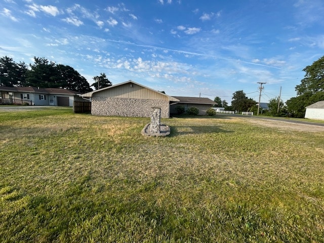 2015 E State Road 32, Winchester, IN à vendre - Photo du bâtiment - Image 1 de 9