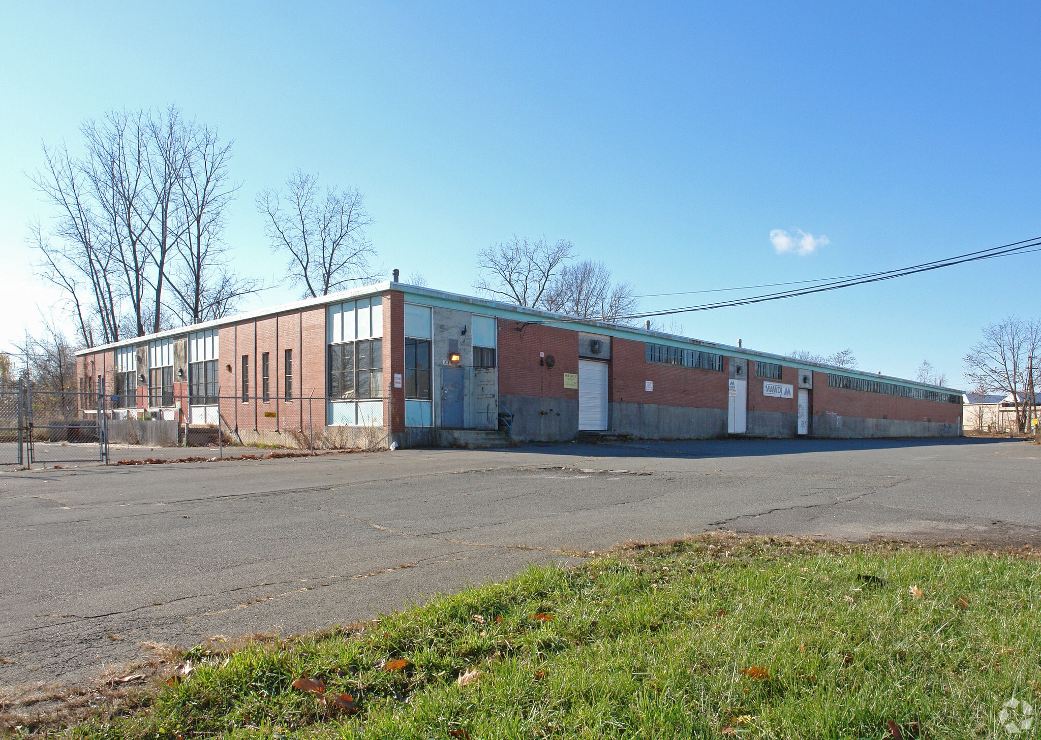 251 Newfield Ave, Hartford, CT for lease Primary Photo- Image 1 of 4