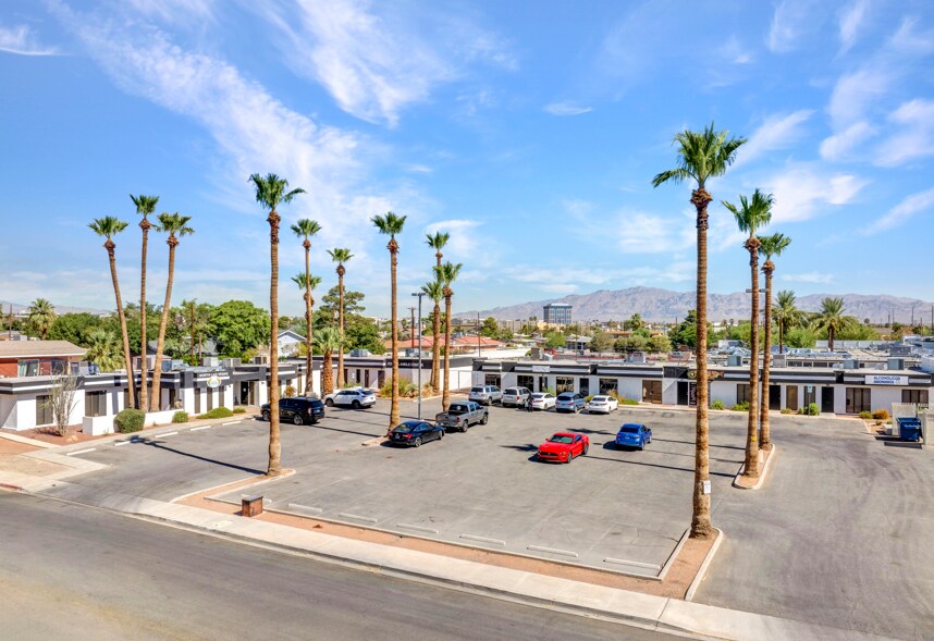 1703 Civic Center Dr, North Las Vegas, NV à vendre Photo du bâtiment- Image 1 de 7