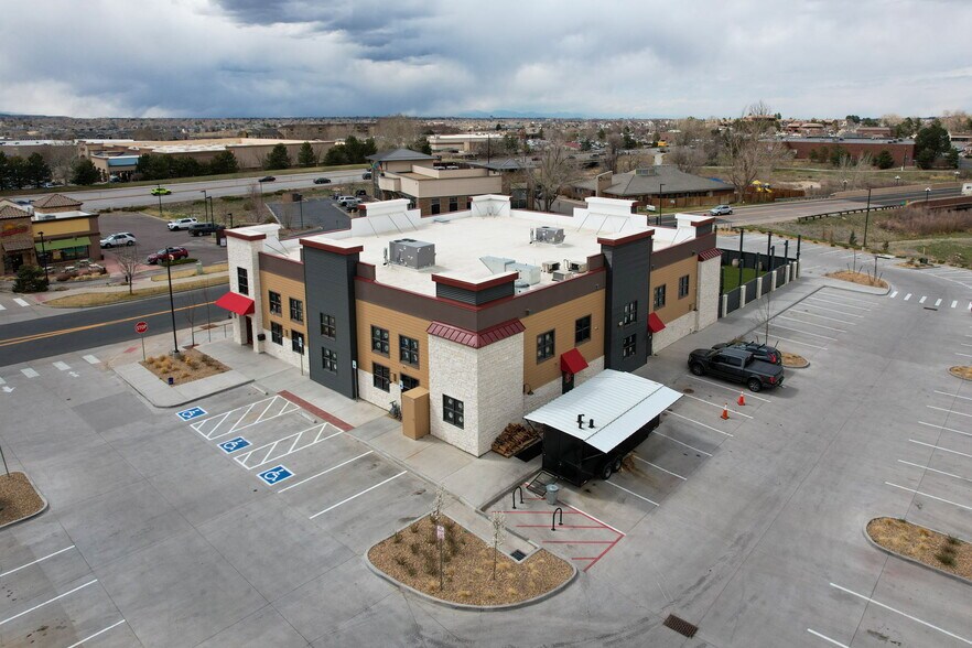 11160 S Pikes Peak Dr, Parker, CO à vendre - Photo du bâtiment - Image 2 de 46