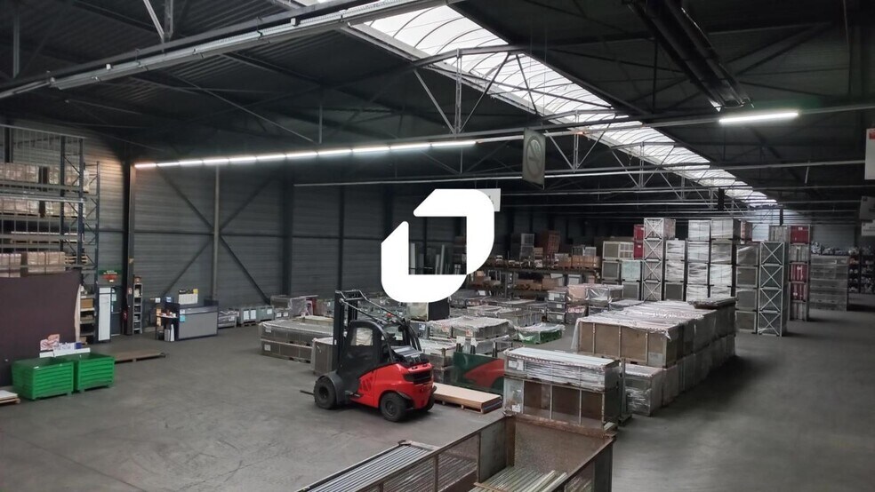 Flex in Mitry-Mory for lease - Interior Photo - Image 2 of 4