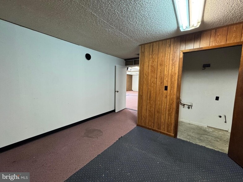 260 School St, Romney, WV à louer - Photo du bâtiment - Image 3 de 12