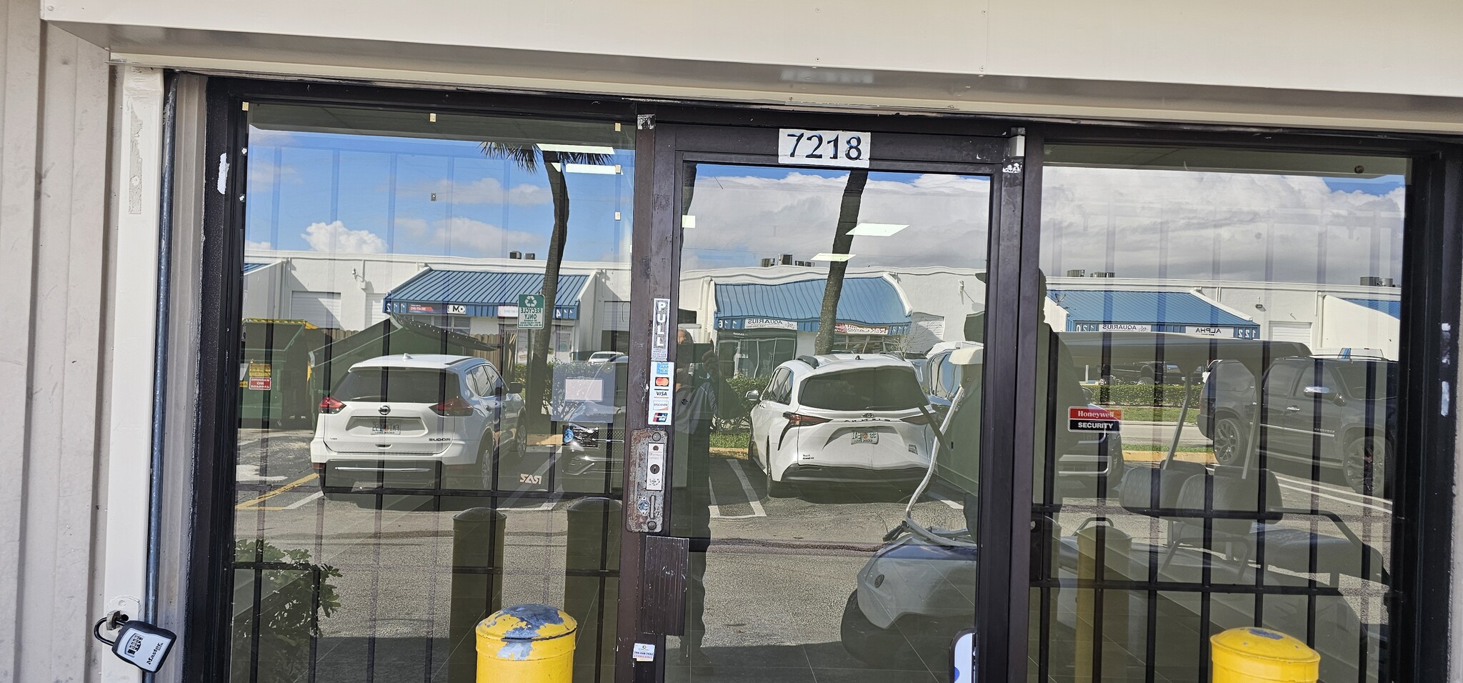 7200-7256 NW 31st St, Miami, FL for lease Interior Photo- Image 1 of 5