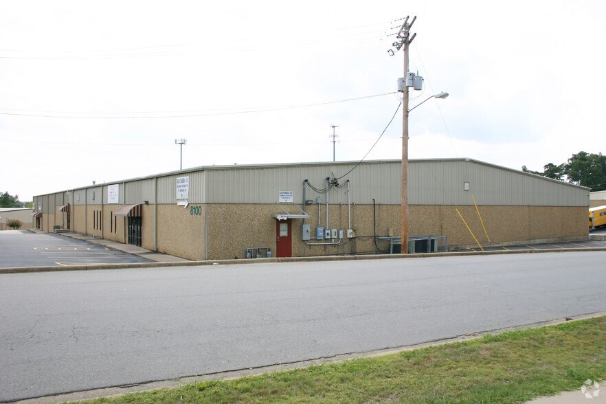 8100 Scott Hamilton Dr, Little Rock, AR à louer - Photo du bâtiment - Image 3 de 34