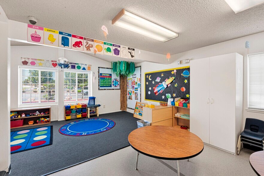 12883 Amethyst Rd, Victorville, CA à vendre - Photo du bâtiment - Image 3 de 21