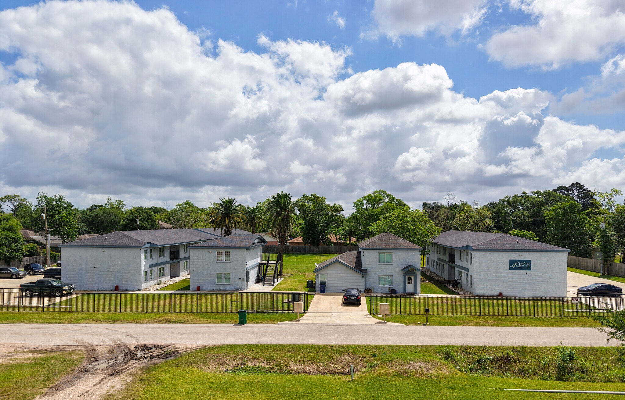 1208 N Chenango St, Angleton, TX à vendre Photo principale- Image 1 de 5