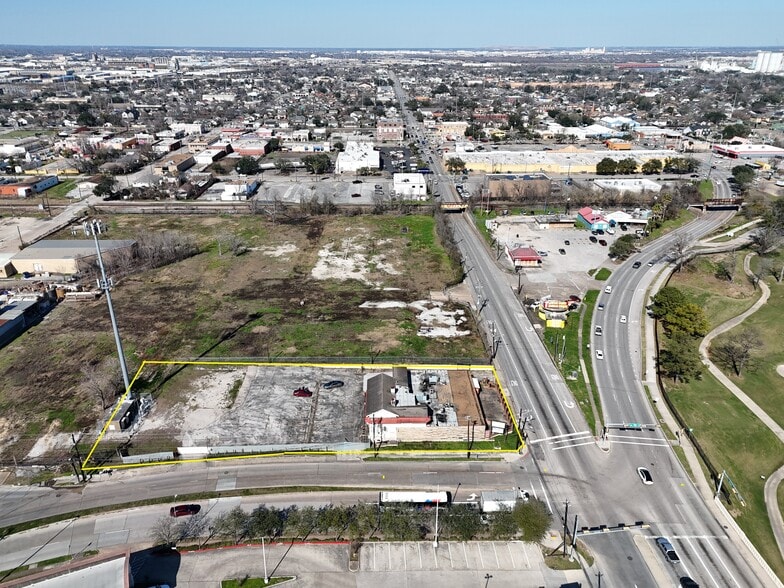 338 S Wayside Dr, Houston, TX à vendre - Photo du bâtiment - Image 2 de 10