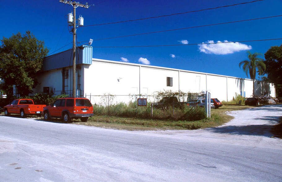 5017 N Coolidge Dr, Tampa, FL à louer - Photo du bâtiment - Image 2 de 136