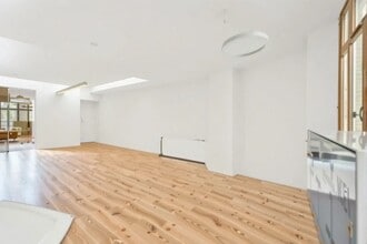 64 Rue La Boétie, Paris for lease Interior Photo- Image 2 of 8